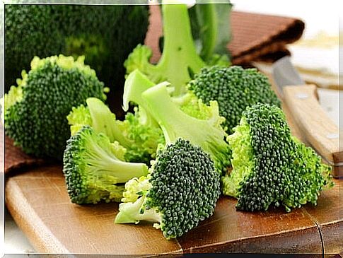 Broccoli is one of the natural remedies to raise platelets