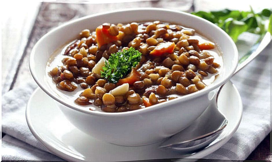 Lentils is one of the natural remedies to raise platelets