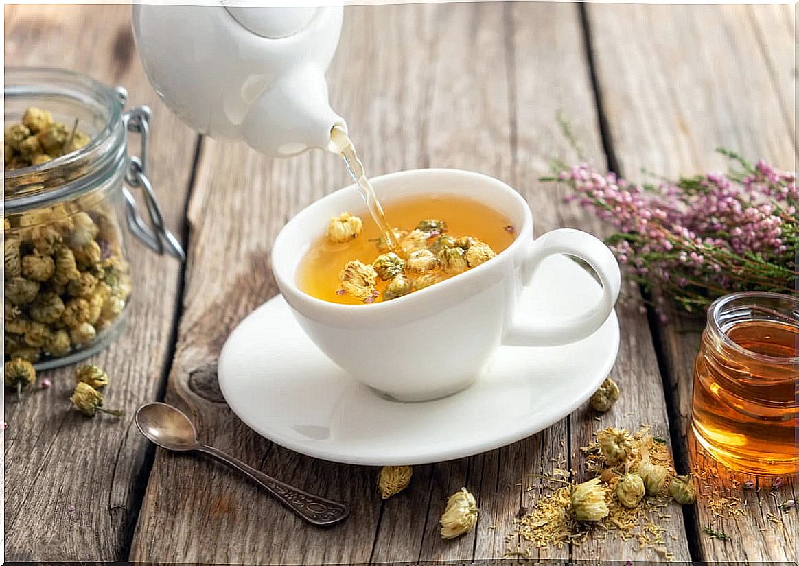 Chamomile tea: properties and benefits