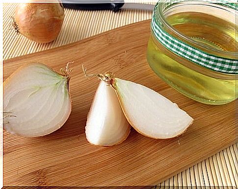 Onion is effective in preventing bruising.