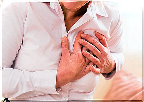 Atypical symptoms of a heart attack in women