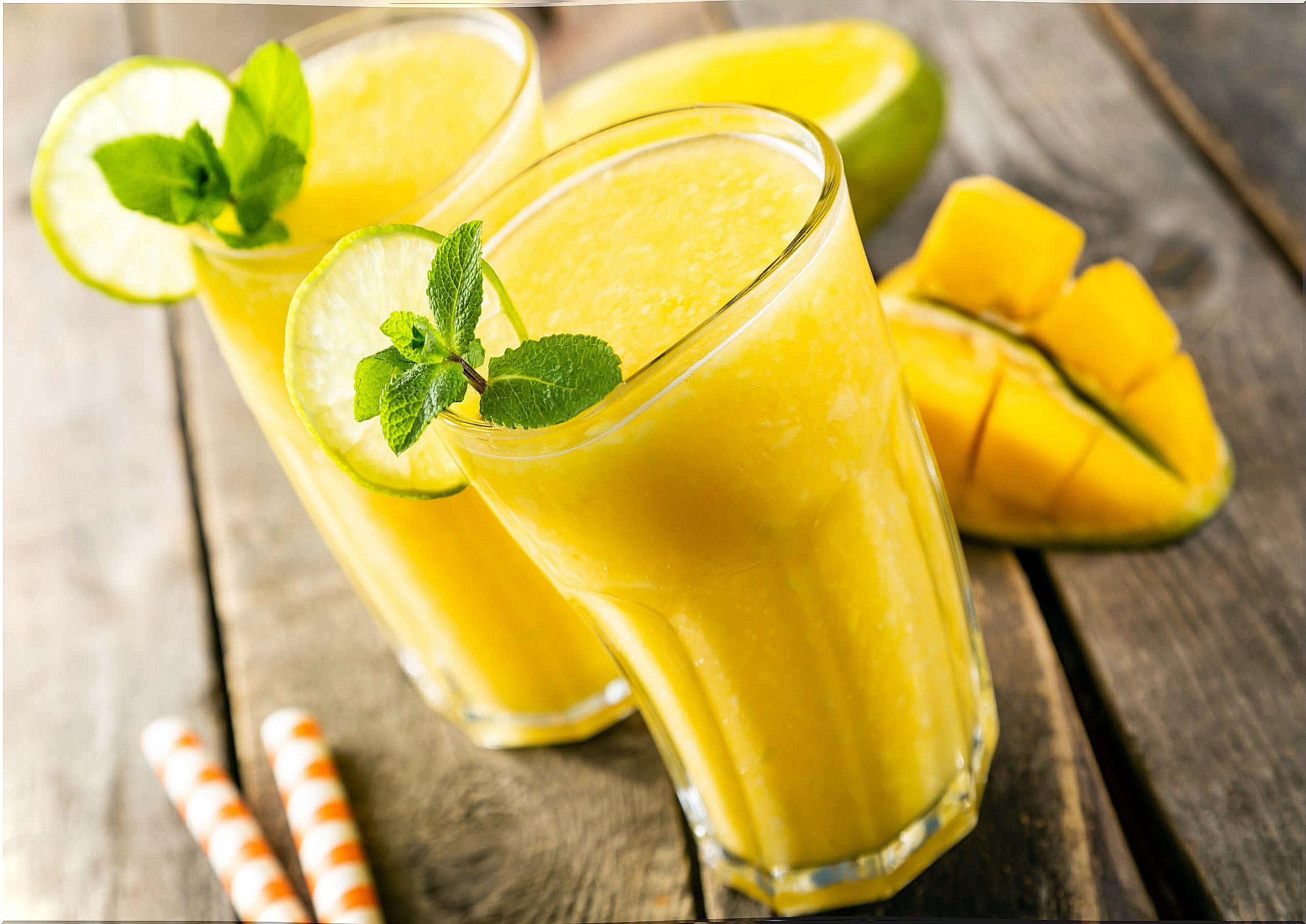 Mango for constipation can be drunk as a smoothie.