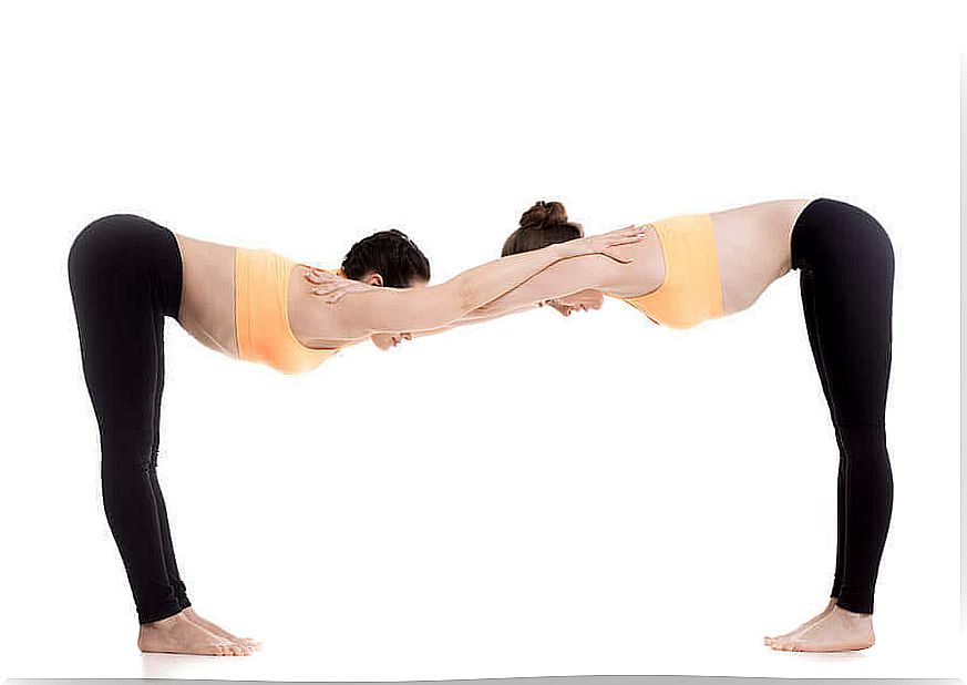 Yoga for couples: Shoulder opening